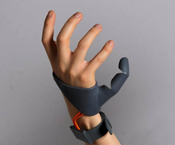 با نصب یک انگشت شست اضافه، کارایی دست خود را افزایش دهید!